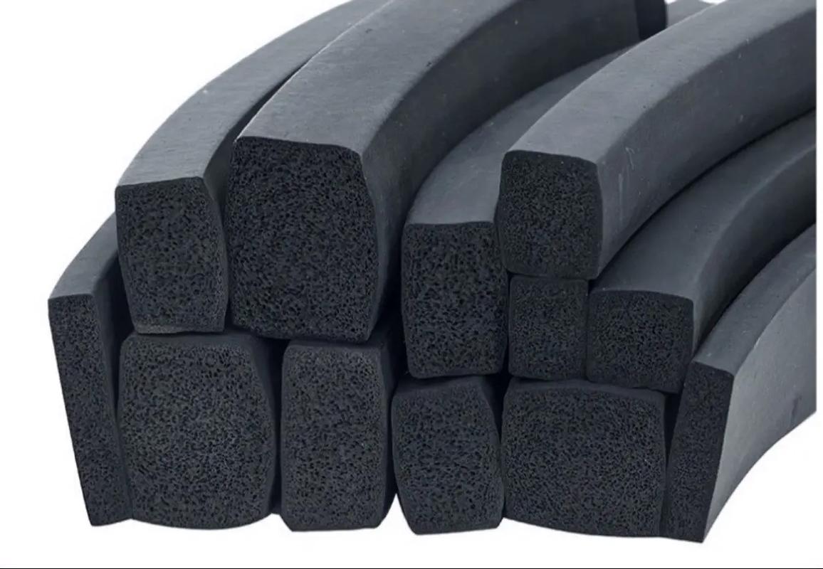 橡膠制品業(yè)的發(fā)展與應(yīng)用 聚焦硅膠制品、密封條與汽車(chē)零部件